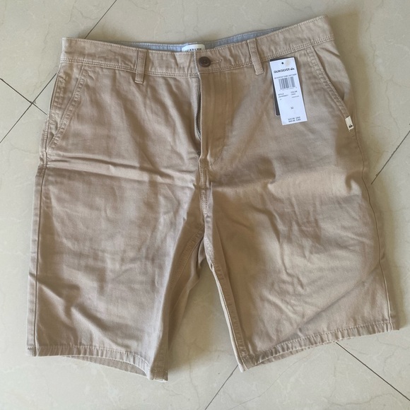 Quicksilver Chino Short - Picture 1 of 3